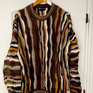 Tundra Sweater. Mens. Pristine condition. Smoke free and pet free home.